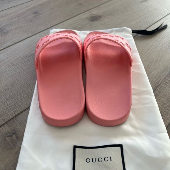 Pink Gucci slides - Picture 5 of 8